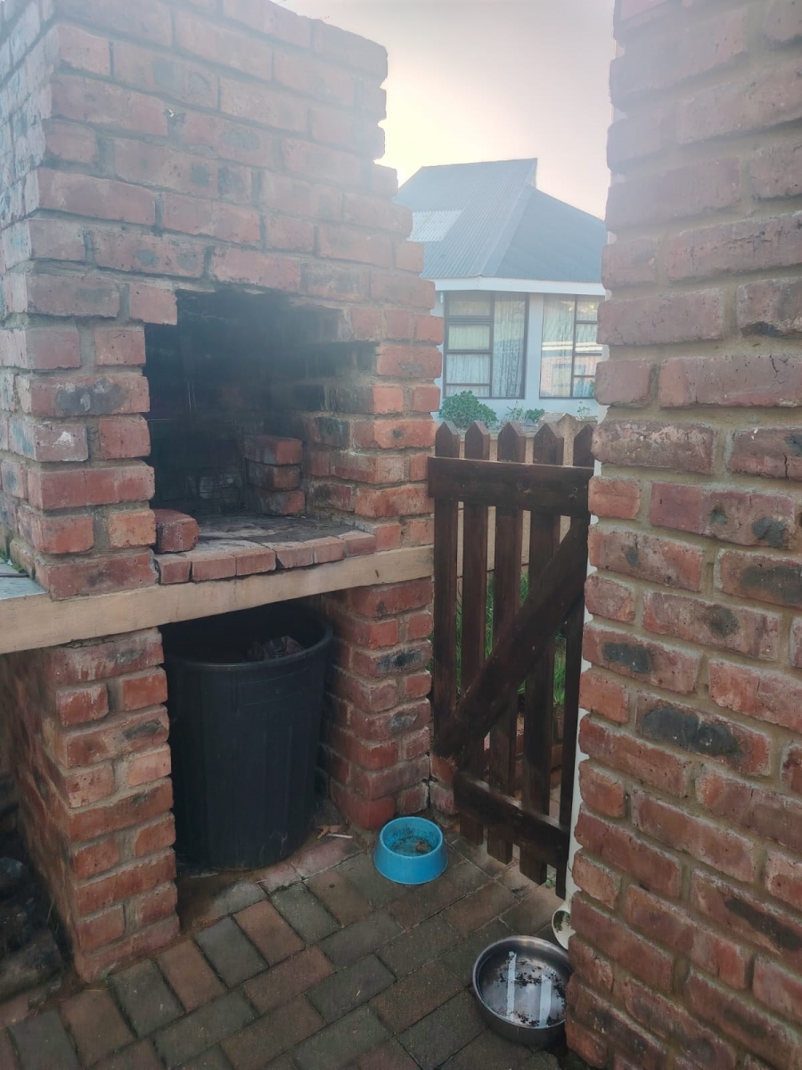 To Let 1 Bedroom Property for Rent in Stilbaai Wes Western Cape